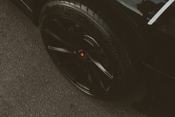 How to Choose the Right Performance Tires for a Classic Lotus Esprit?